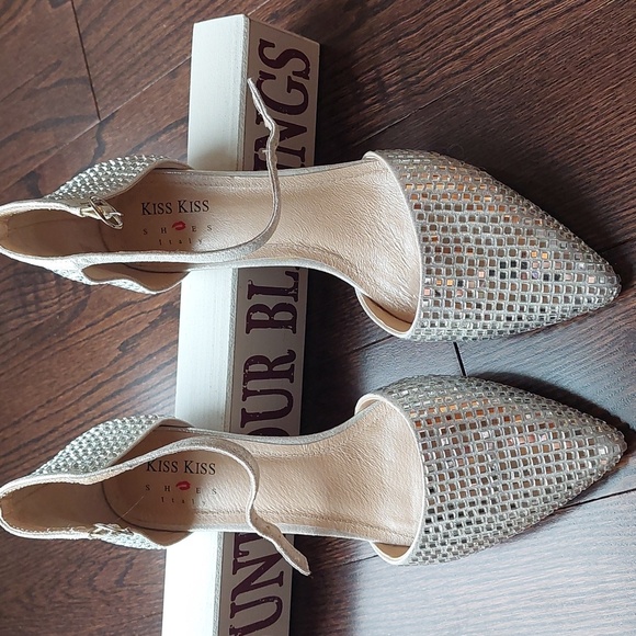 Gorgeous shoes - Picture 3 of 4